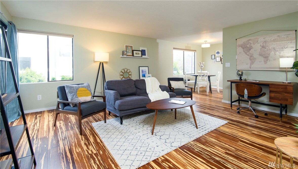 Property Photo:  10106 Greenwood Ave N 202  WA 98133 