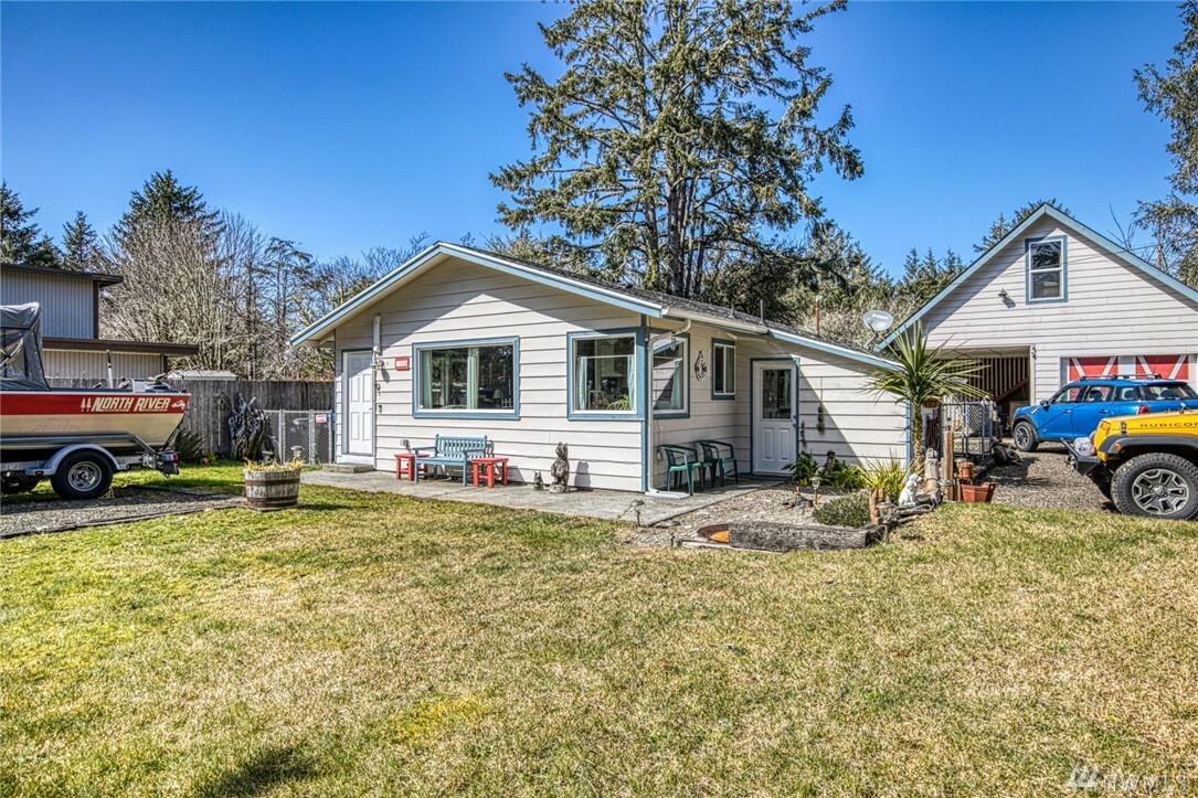 Property Photo:  160 Cloquallum St SE  WA 98569 