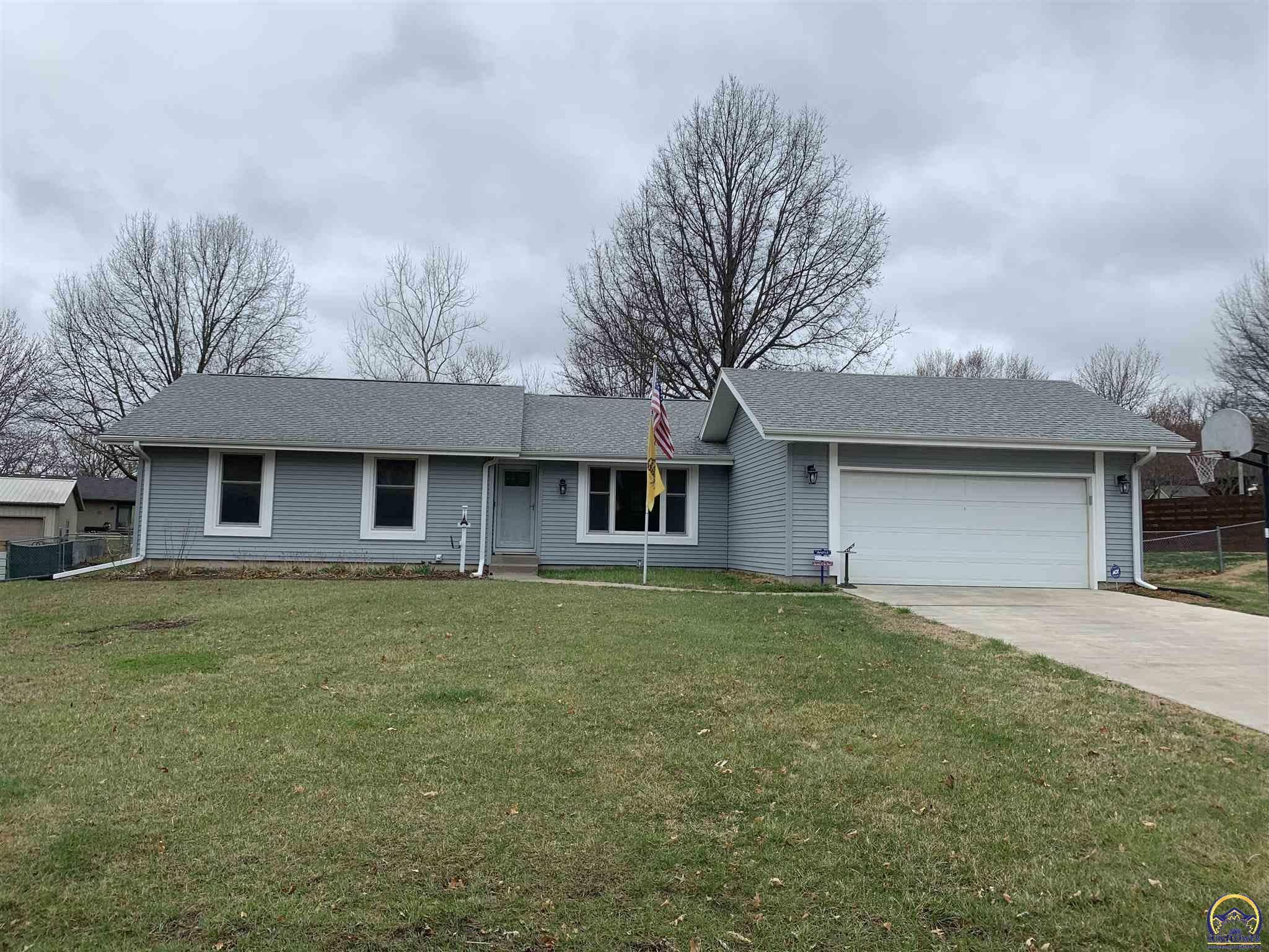 Property Photo:  5221 NW Lincoln St  KS 66618 