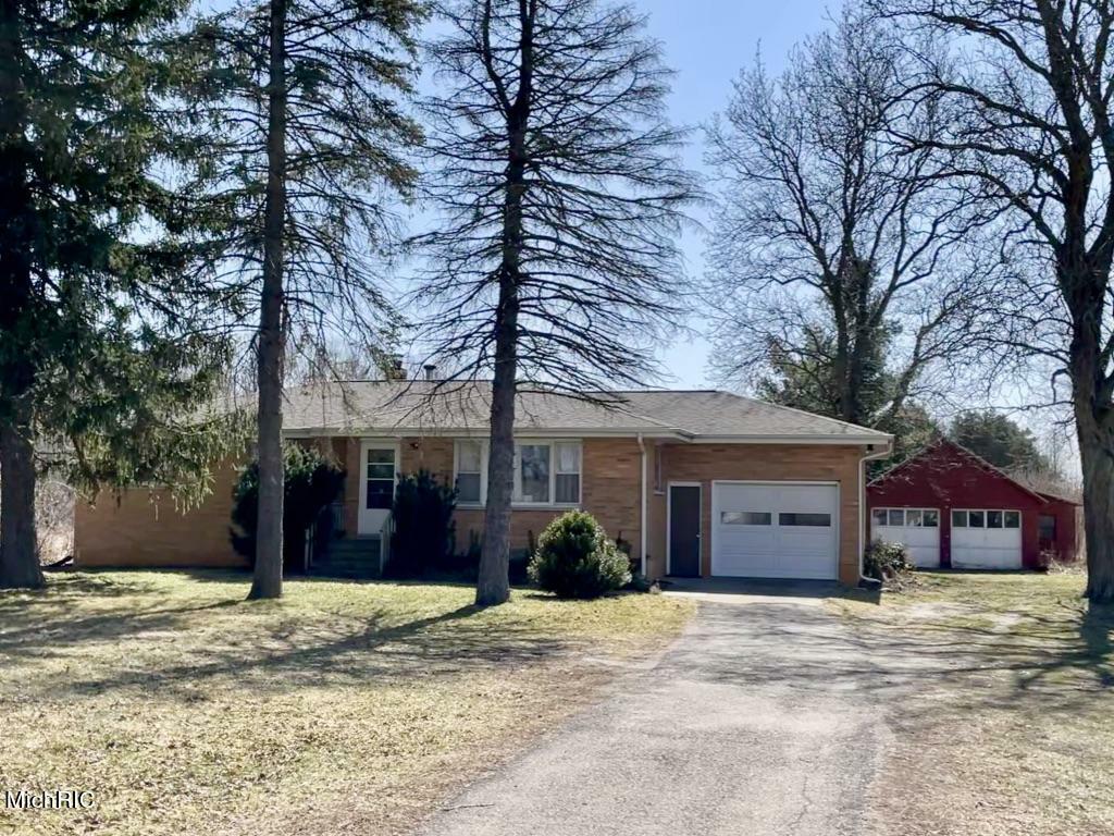 Property Photo:  1852 Townline Road  MI 49022 