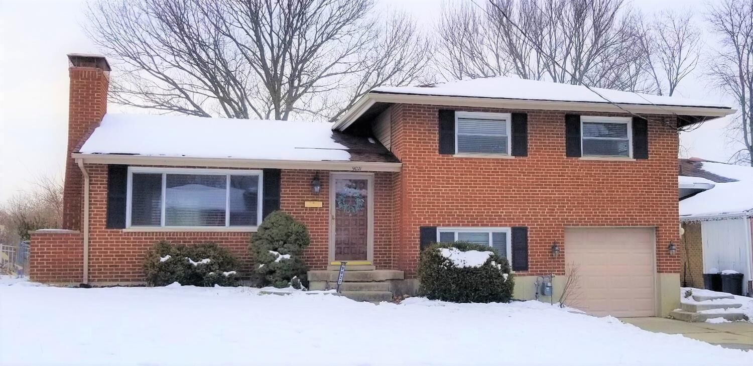 Property Photo:  9021 Rolling Ln  OH 45236 
