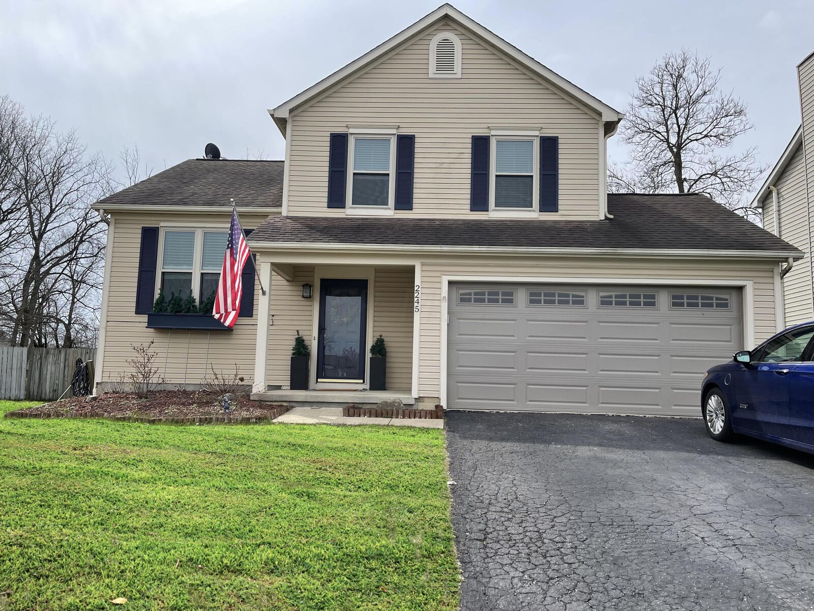 Property Photo: 2245 Grove Oaks Court OH 43123