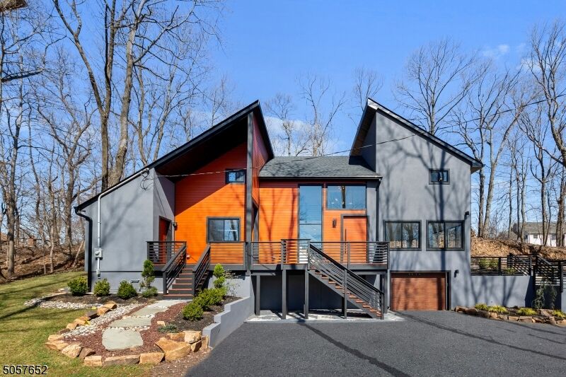 Property Photo:  5 Mueller Pl  NJ 07059 