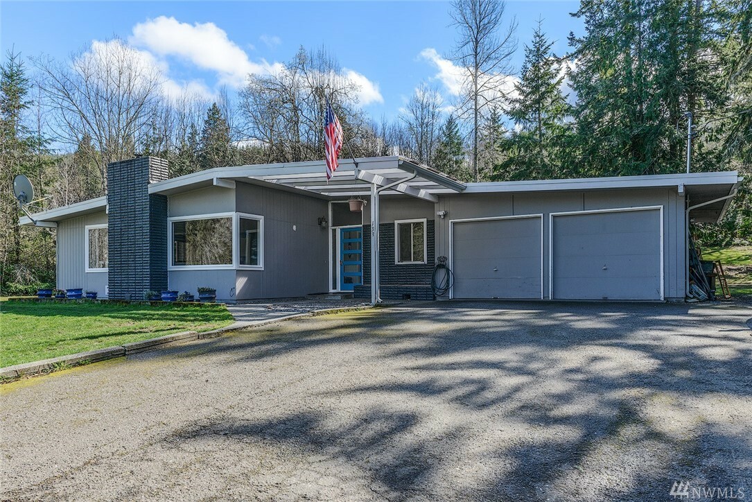 Property Photo:  133 Hansen Rd  WA 98363 