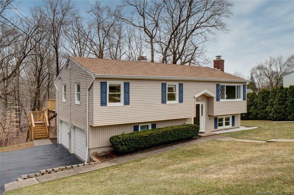 Property Photo:  28 Summerwood Drive  CT 06492 