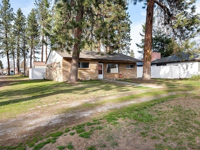 Property Photo: 2628 W Providence Ave WA 99205