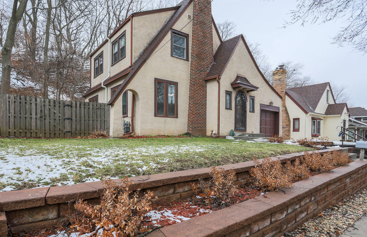 Property Photo:  447 Forest Drive  IA 51503 