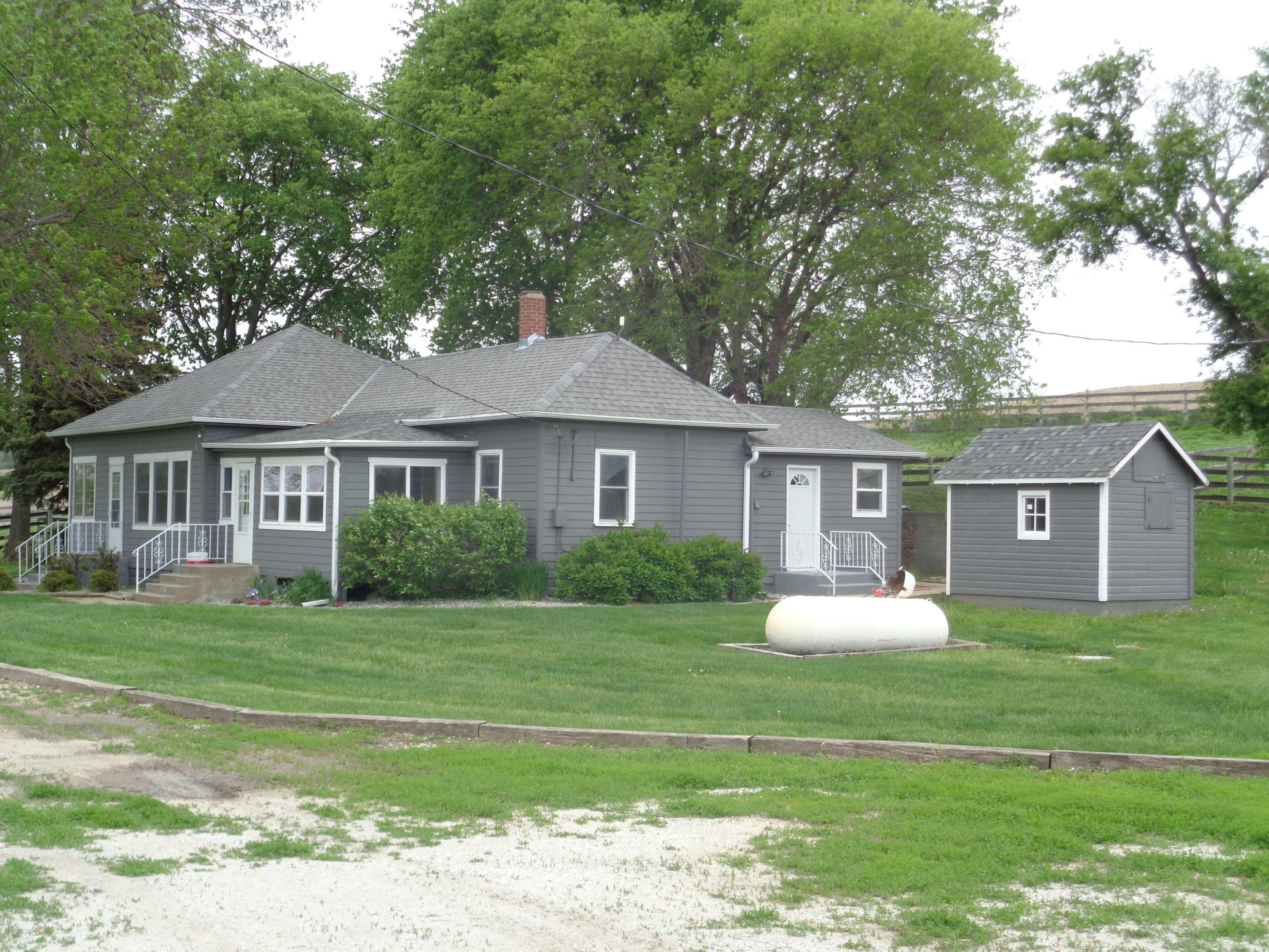 Property Photo:  1975 York Road Road  IA 51555 