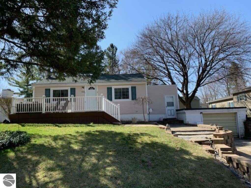 Property Photo:  308 Walnut Street  MI 48880 