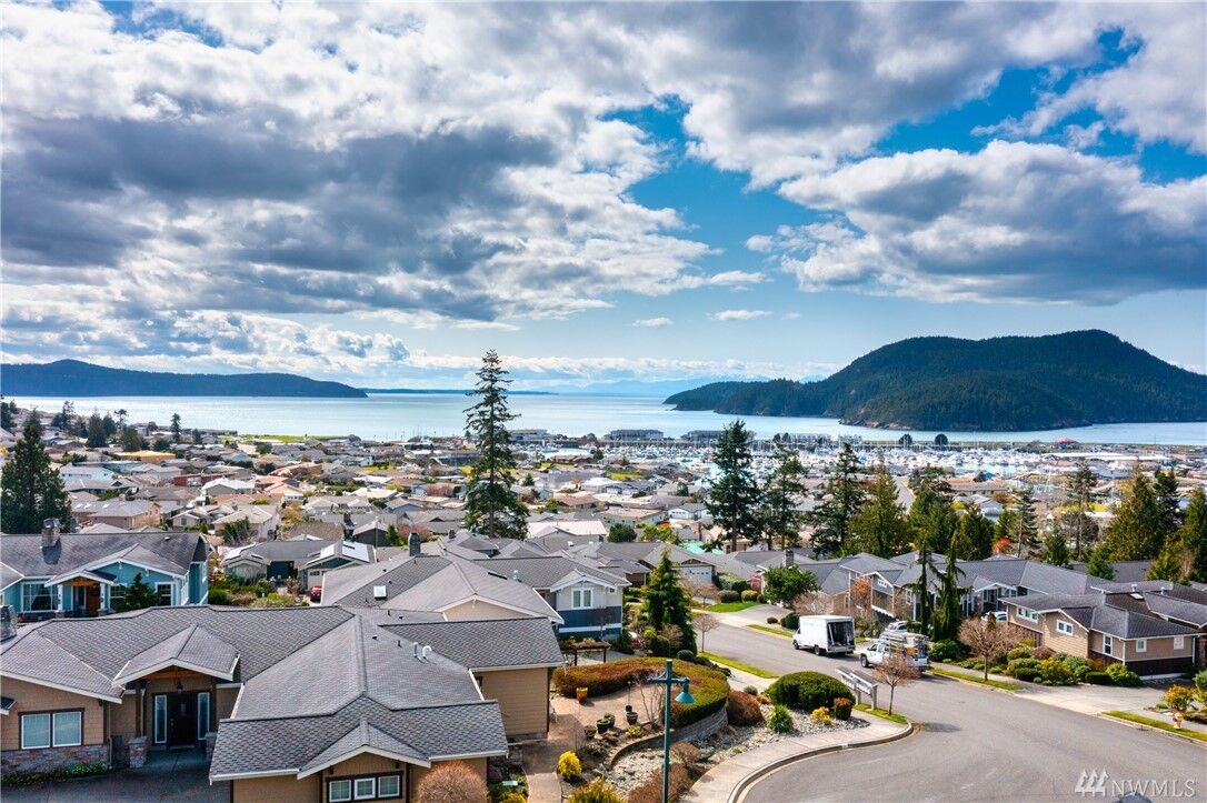 Property Photo: 5216 Maritime Ct WA 98221