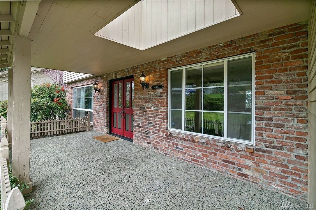 Property Photo:  4412 144th Ave SE  WA 98006 