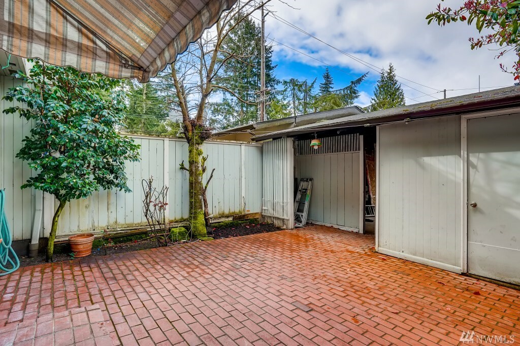 Property Photo:  14836 SE 16th St 3  WA 98007 