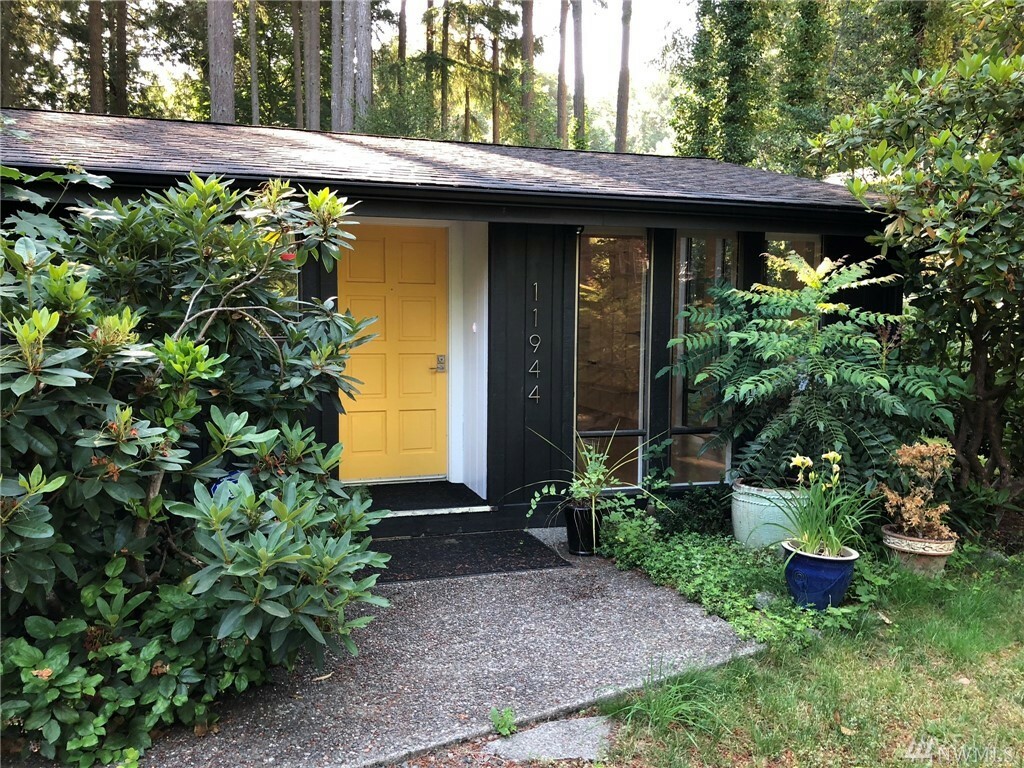 Property Photo: 11944 Miller Rd NE WA 98110