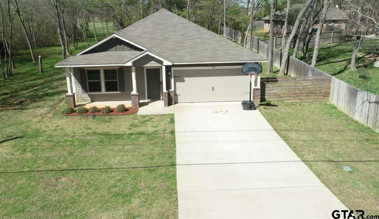 Property Photo:  1107 S Boyd  TX 75771 