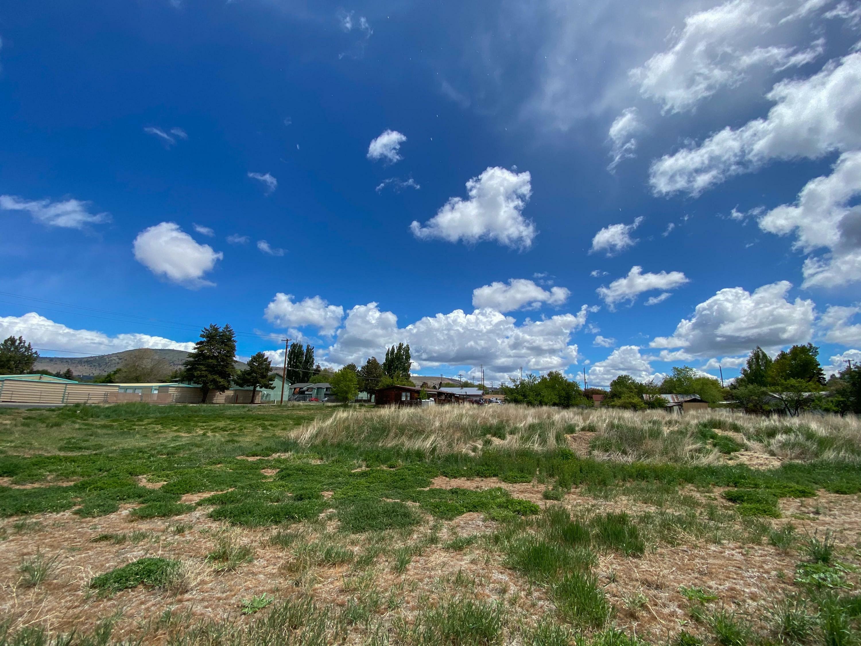 Property Photo:  Hilyard Avenue .81acre  OR 97603 