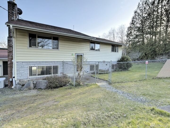 Property Photo:  771 E Daniels Rd  WA 98584 