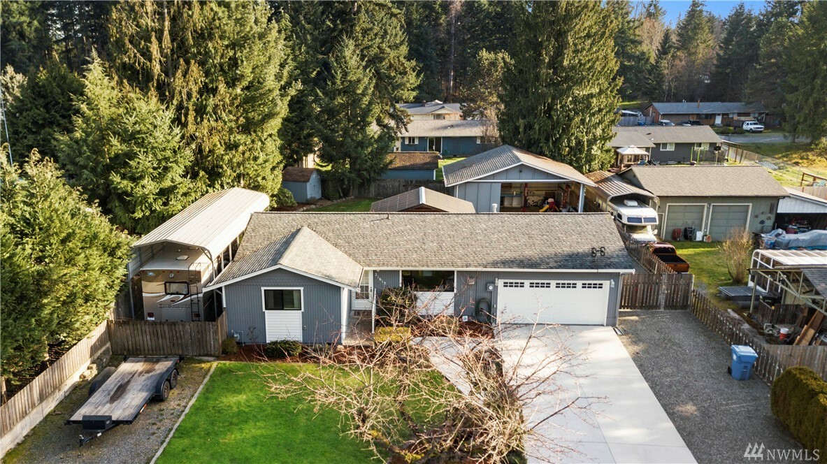 Property Photo:  21612 121st Street Ct East  WA 98391 