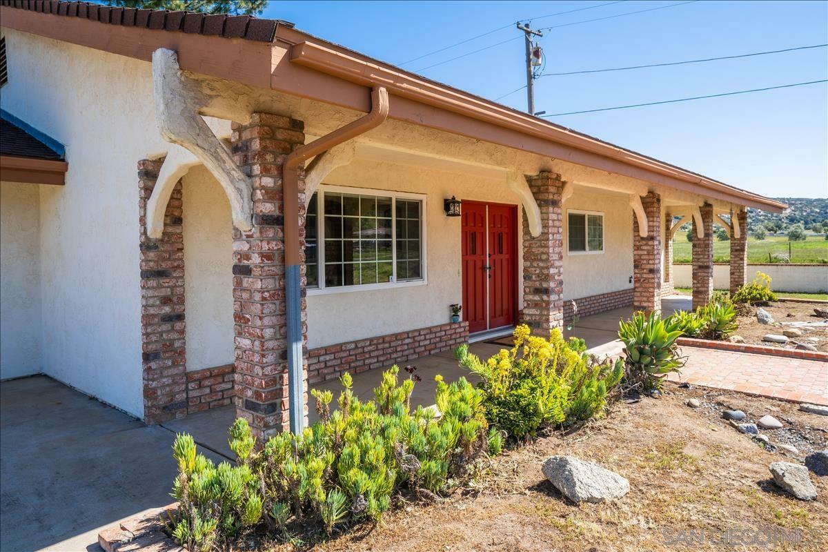 Property Photo:  1109 Gem Lane  CA 92065 