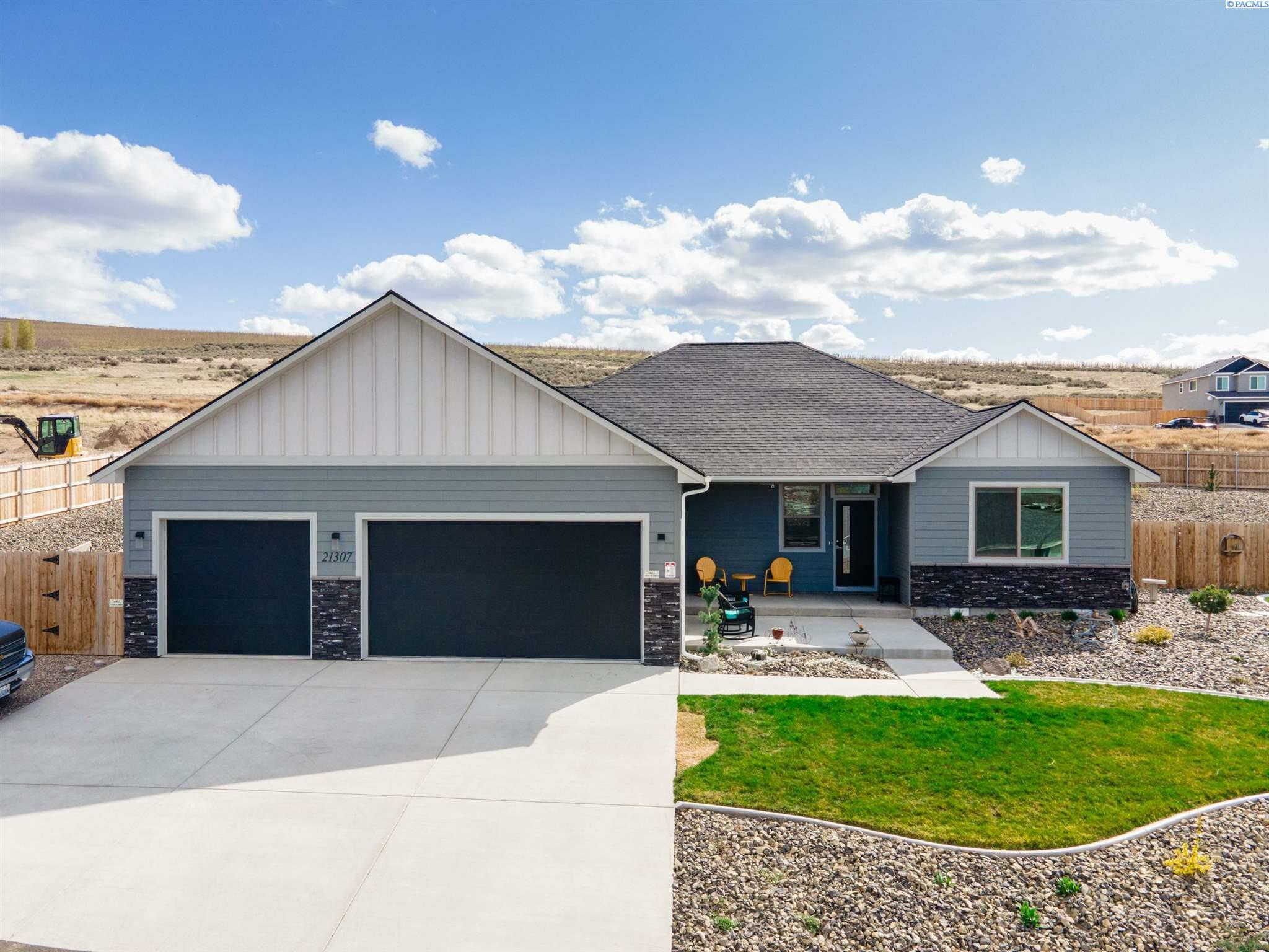 21307 E Cherry Dr.  Benton City WA 99320 photo