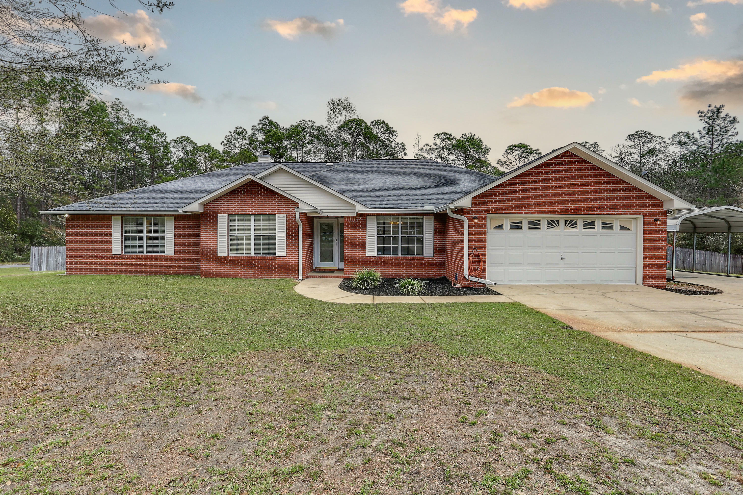 Property Photo:  4711 Choctaw Court  FL 32539 