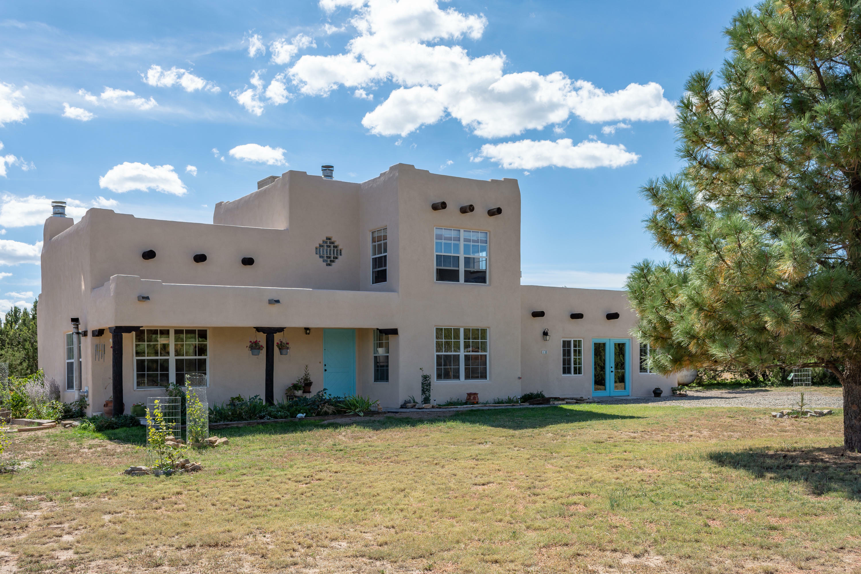 Property Photo:  10 Risco Road  NM 87015 