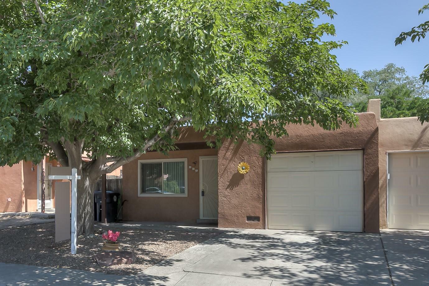 Property Photo: 225 Shannon Place NW NM 87107