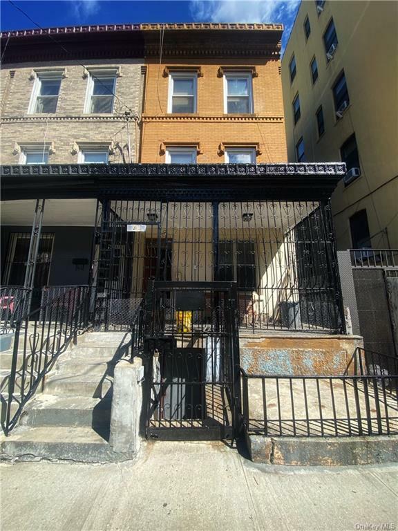 Property Photo:  61 W 184th Street  NY 10468 