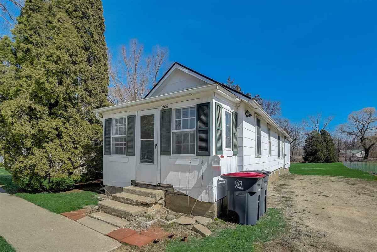 Property Photo:  206 North Madison St  WI 53536 