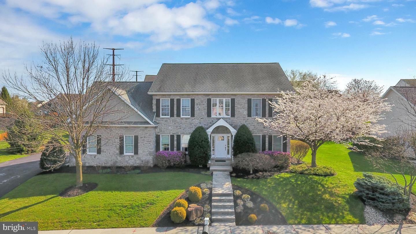 Property Photo: 1110 Tunbridge Lane PA 17050