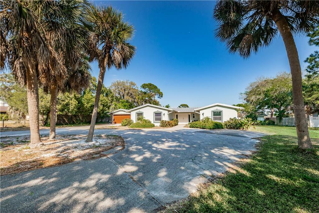 Property Photo:  1017 S Florida Avenue  FL 34689 