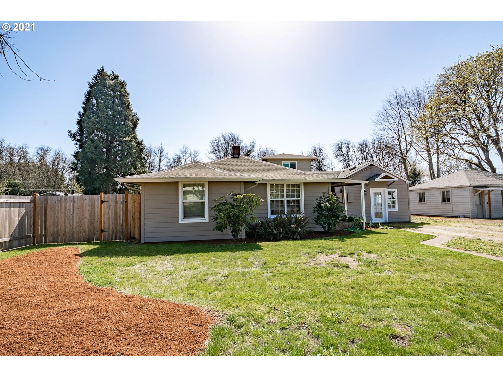 Property Photo: 2870 Bailey OR 97401