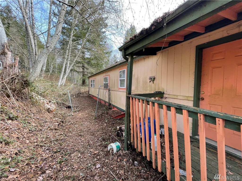 Property Photo: 5170 Phillips Rd SE WA 98366
