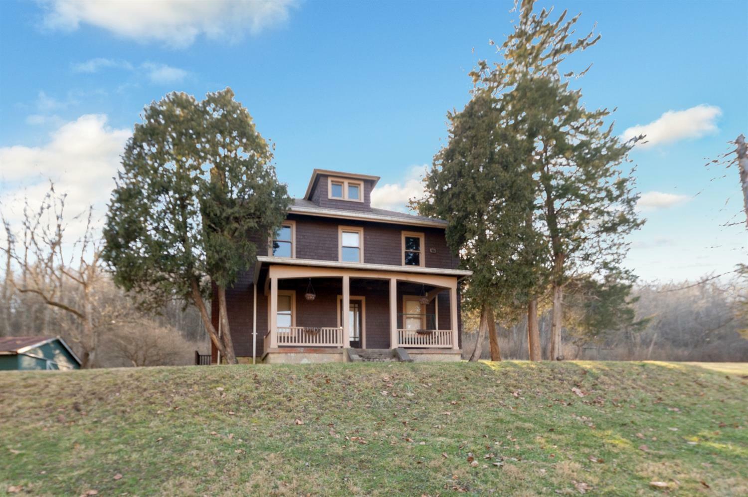Property Photo: 4929 Kirby Ave OH 45223