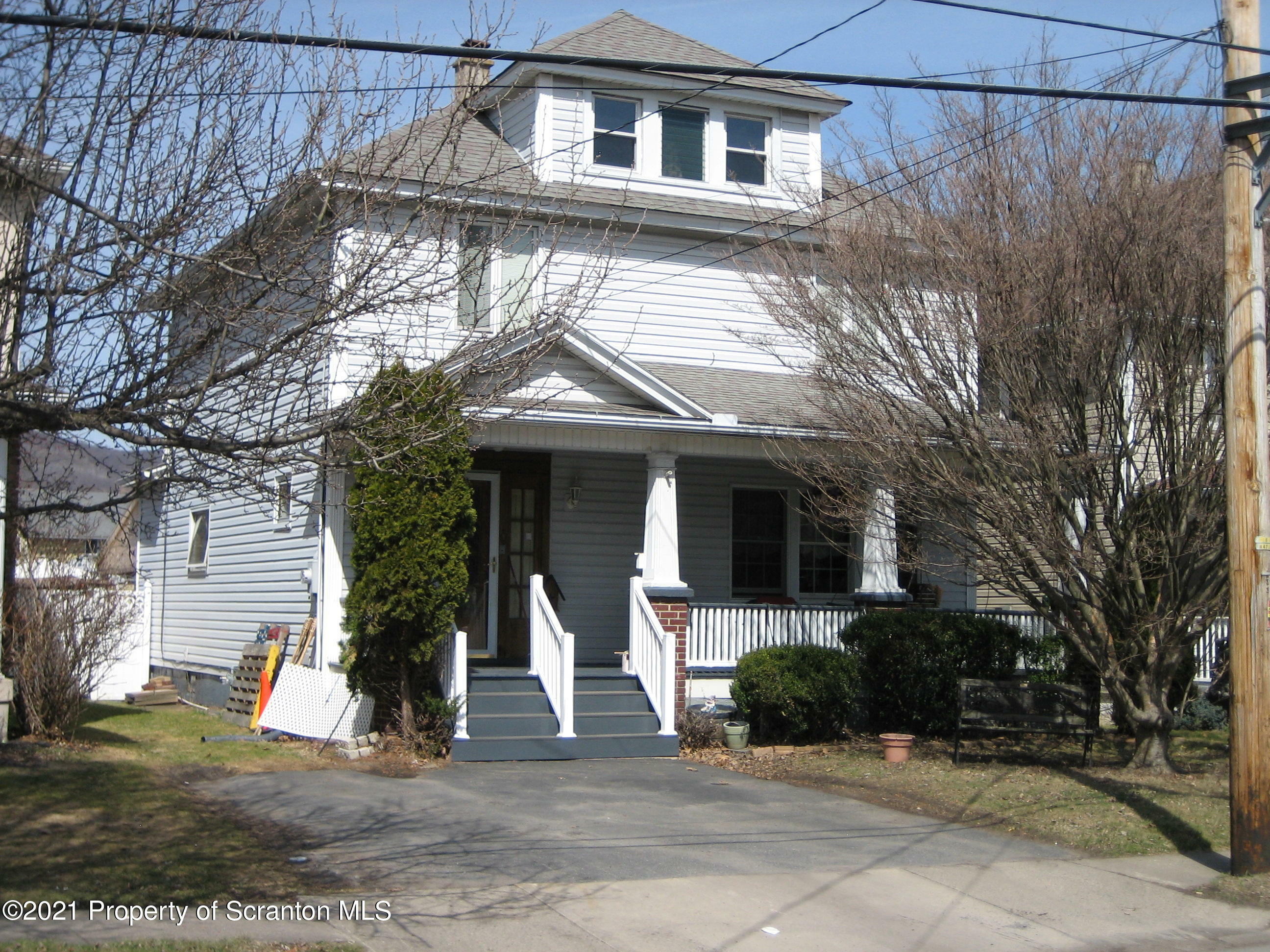 315 Boulevard Avenue  Dickson City PA 18519 photo