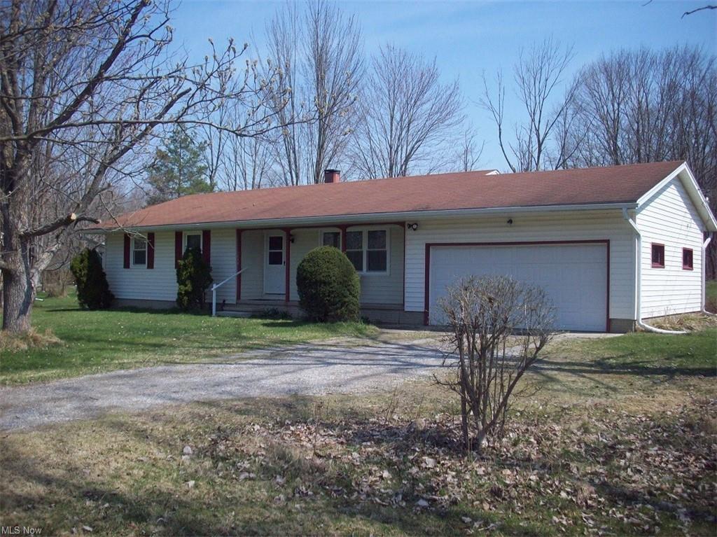 Property Photo: 1040 Harpersfield Road OH 44041