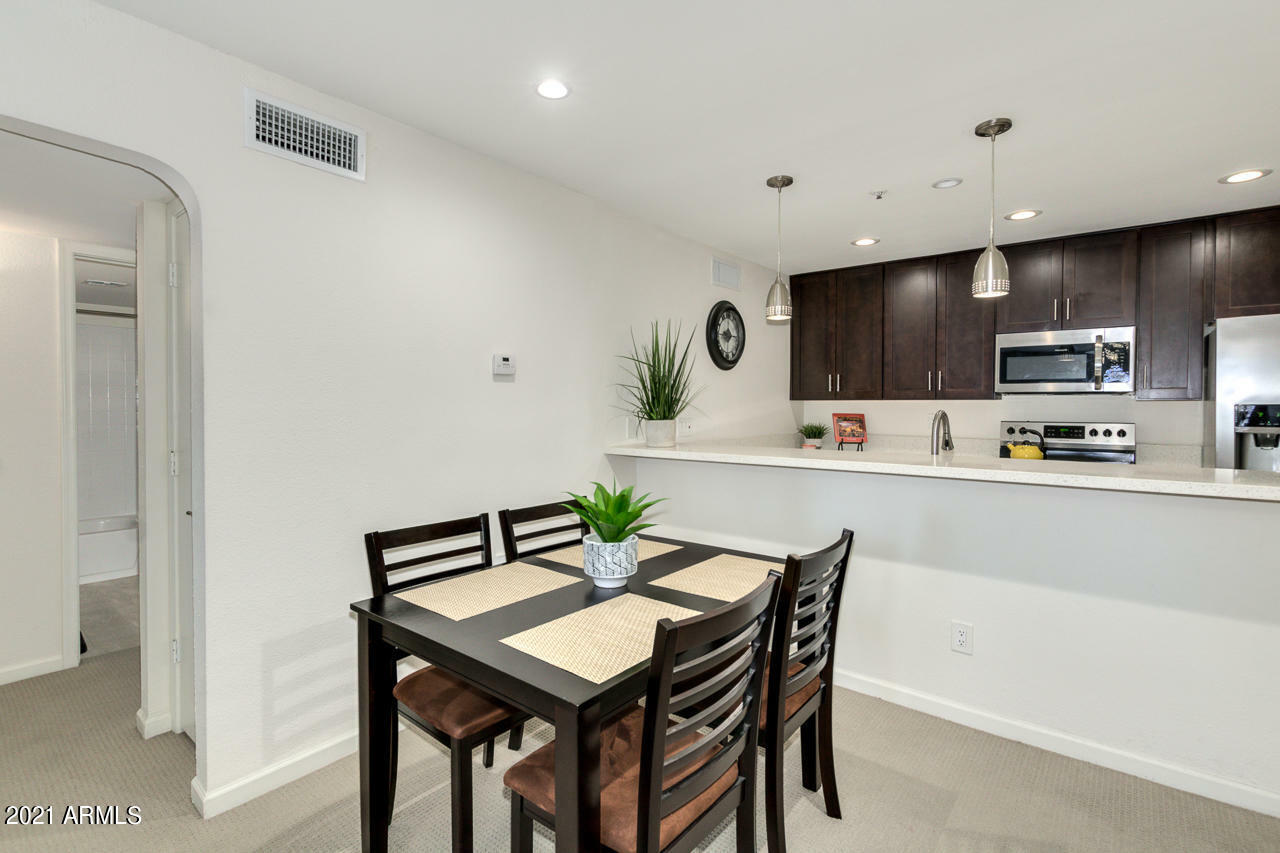 Property Photo:  4704 E Paradise Village Parkway 301  AZ 85032 