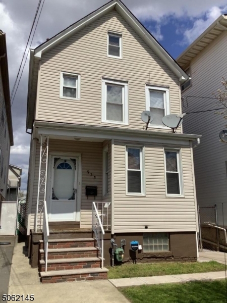 Property Photo:  935 Anna St  NJ 07201 