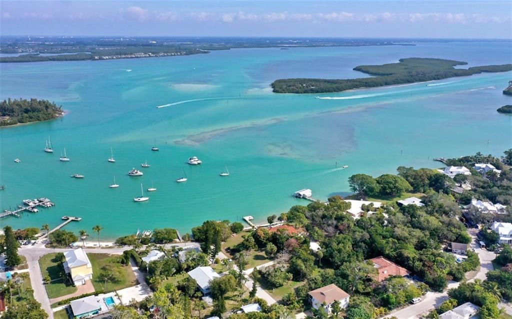 Property Photo: 690 Cedar FL 34228