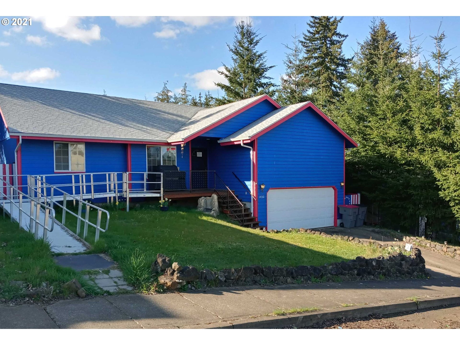 Property Photo:  1432 SW Pioneer Dr  OR 97396 