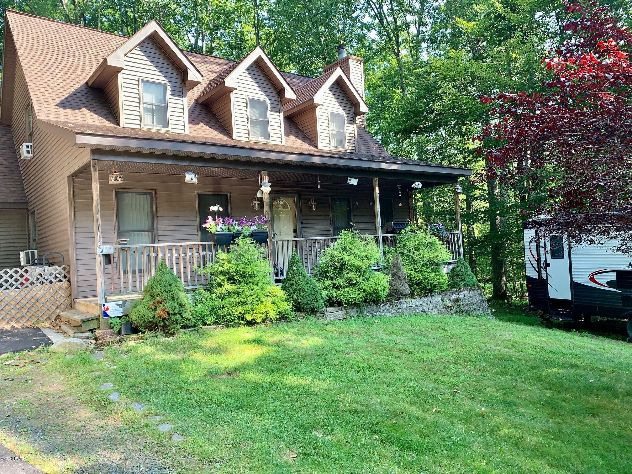 Property Photo:  1035 Bluebird Drive  PA 18436 