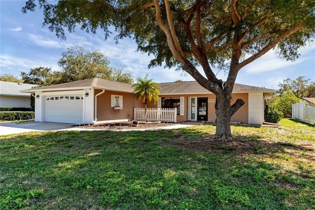 Property Photo: 4601 33rd Avenue W FL 34209
