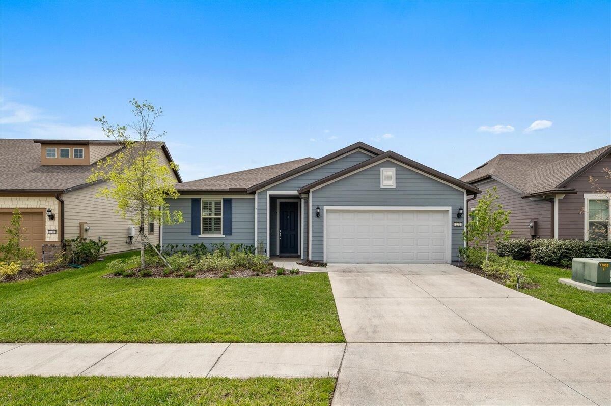 Property Photo: 222 Broomsedge Circle FL 32095