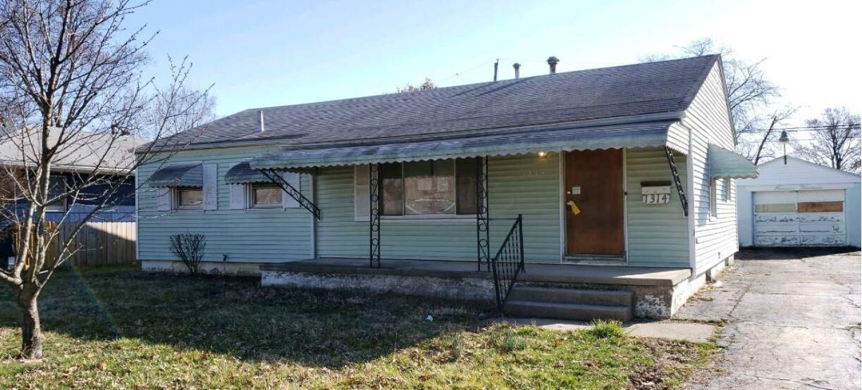Property Photo:  1314 Maetzel Drive  OH 43227 