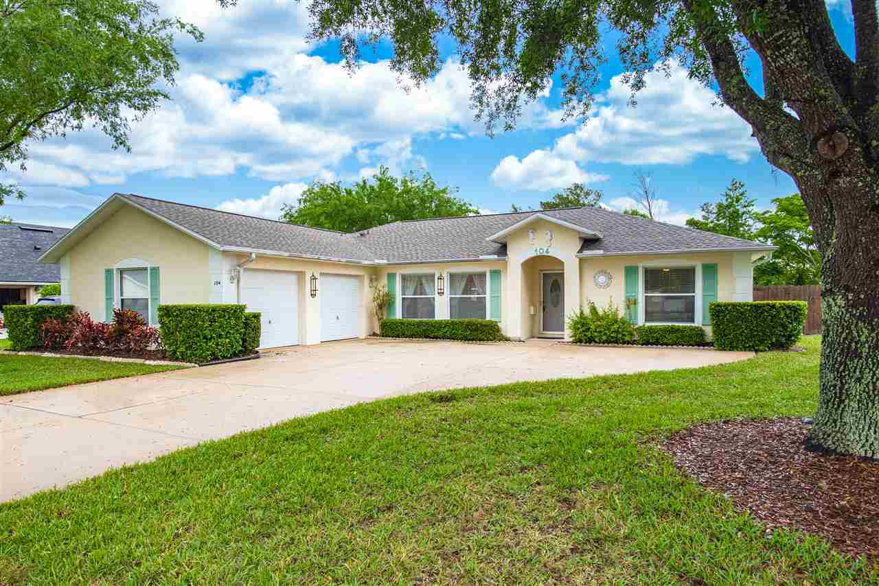 Property Photo:  104 Adela St  FL 32086 