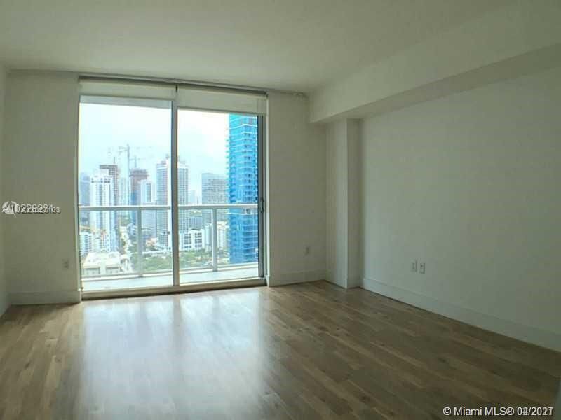 Property Photo:  55 SE 6th St 3108  FL 33131 