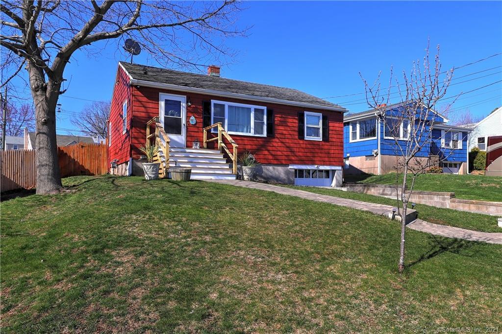 Property Photo:  8 Woodland Street  CT 06516 