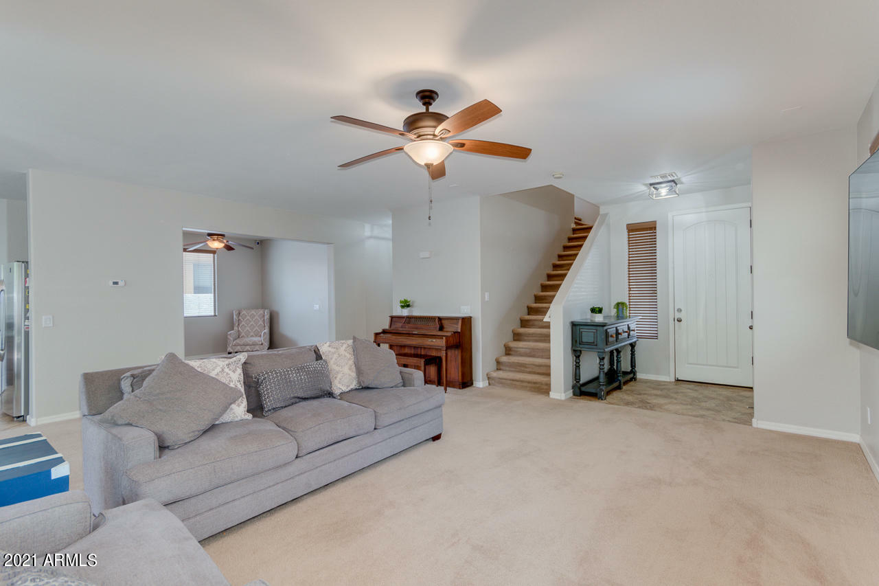Property Photo: 4498 E Trigger Way AZ 85297