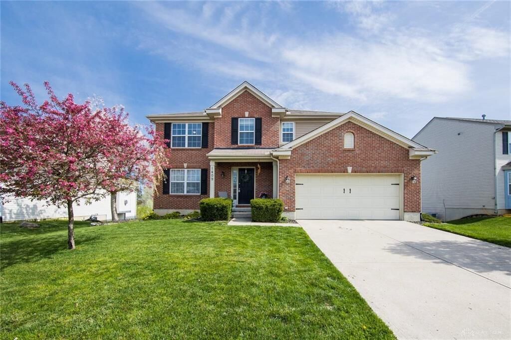 Property Photo: 1409 Vanderlyn Court OH 45324