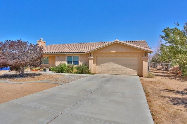 Property Photo: 14177 Pawnee Road CA 92307