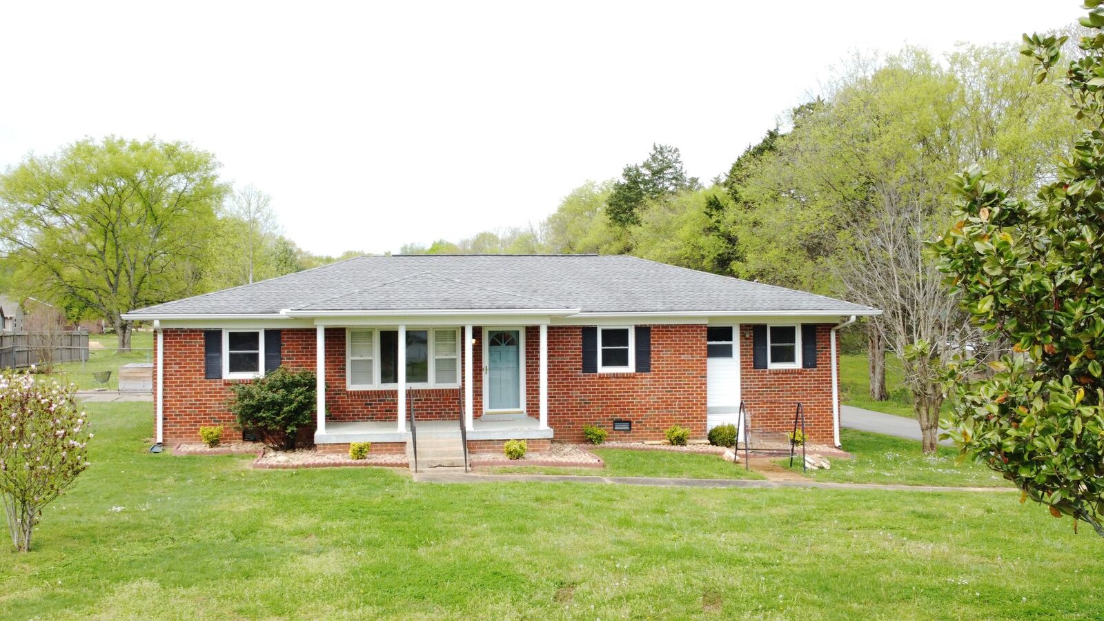 Property Photo: 1950 Sparta Pike TN 37090